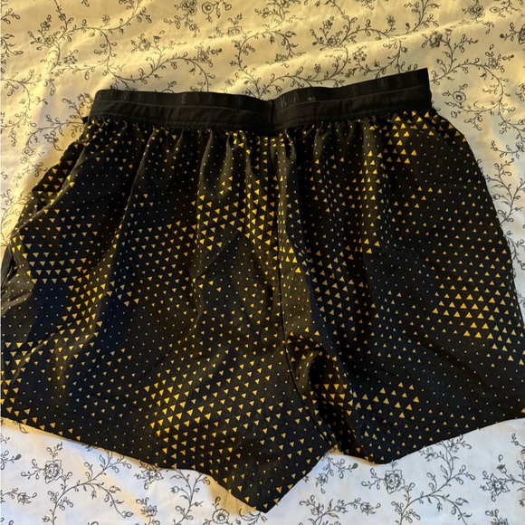 Men’s GymShark 🦈 Shorts - Picture 2 of 6